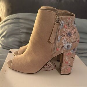 SO Tan Floral Embroidered Peep-Toe Boots